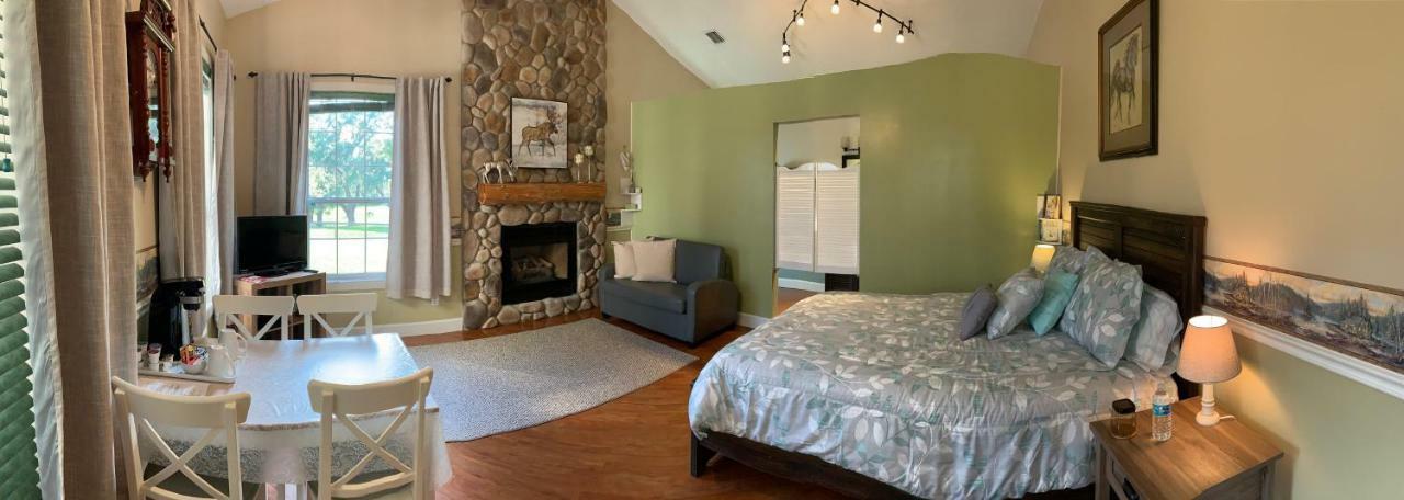 Floral City Rock Pointe Ranch Bed & Breakfast エクステリア 写真
